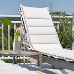 - Two Bedroom With Terrace And Sea View Apartman Molunat