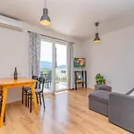 Apartman - Two Bedroom With Terrace And Sea View Molunat
