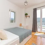 - Two Bedroom With Terrace And Sea View * Molunat