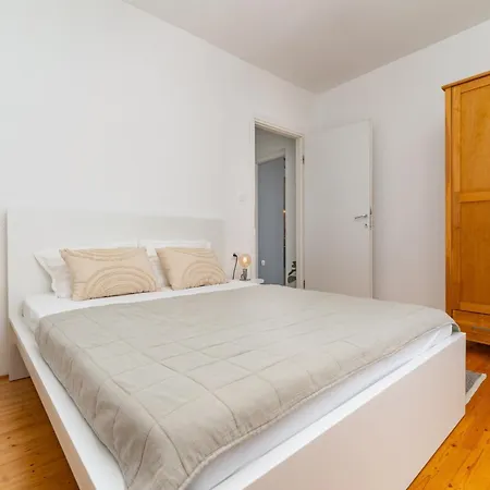 - Two Bedroom With Terrace And Sea View 公寓