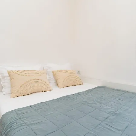 - Two Bedroom With Terrace And Sea View 公寓 莫鲁纳特