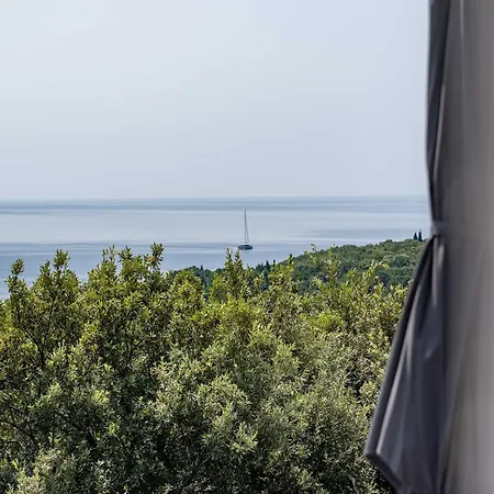 - Two Bedroom With Terrace And Sea View 公寓 *