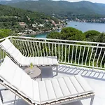 Apartment - Two Bedroom With Terrace And Sea View *