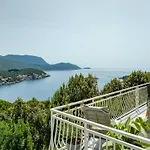 Apartment - Two Bedroom With Terrace And Sea View Molunat