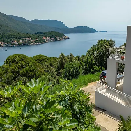 - Two Bedroom With Terrace And Sea View *