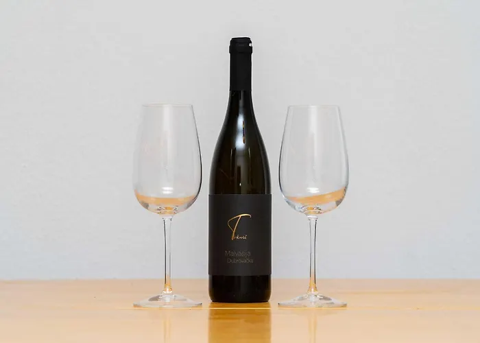 - Two Bedroom With Terrace And Sea View *