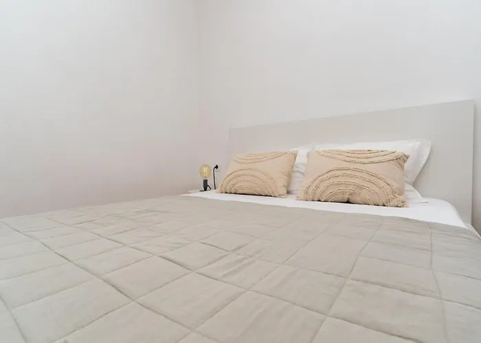 - Two Bedroom With Terrace And Sea View *