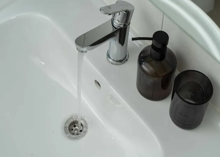 - Two Bedroom With Terrace And Sea View 아파트 몰루나트