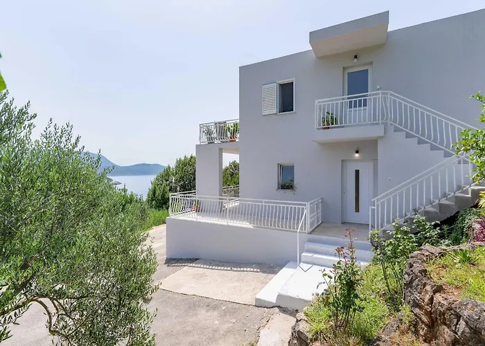 - Two Bedroom With Terrace And Sea View 아파트