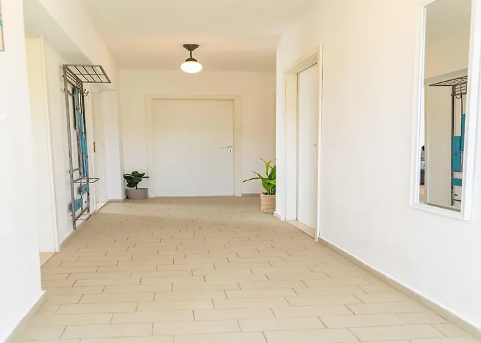 - Two Bedroom With Terrace And Sea View *