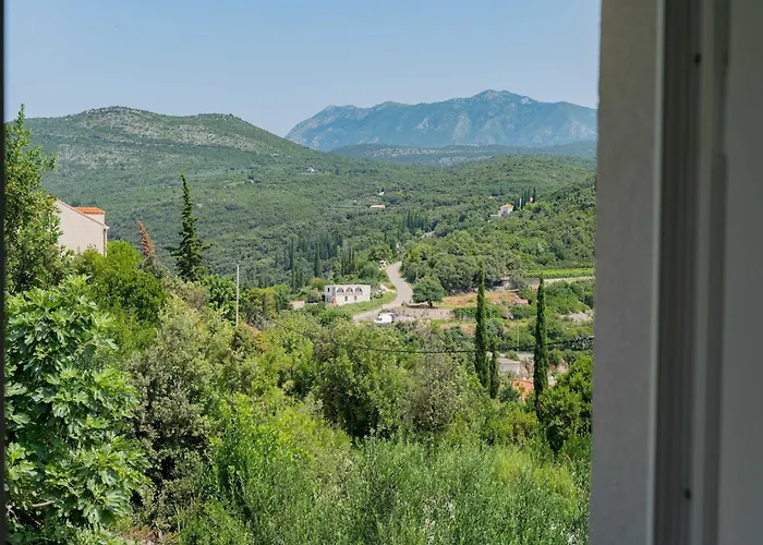 - Two Bedroom With Terrace And Sea View * 몰루나트