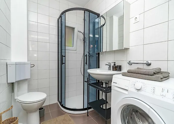 - Two Bedroom With Terrace And Sea View 아파트